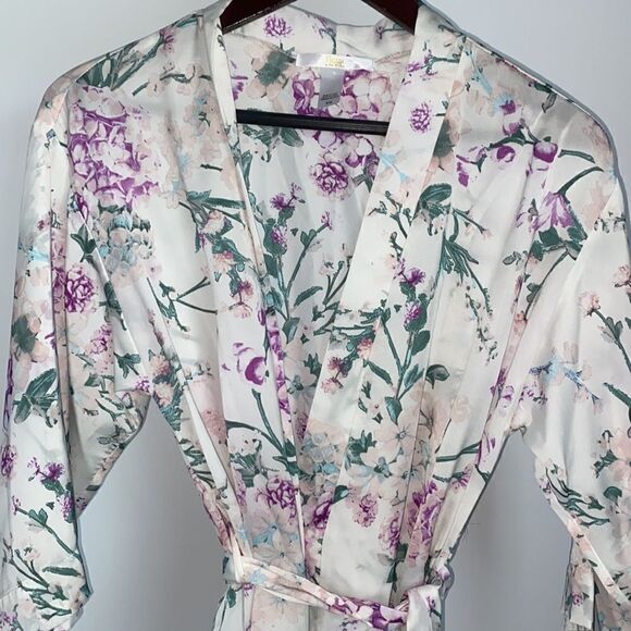 Flora Nikrooz Robe Women’s Size Small Medium Floral Print 3/4 Sleeve Short Robe - Picture 3 of 9